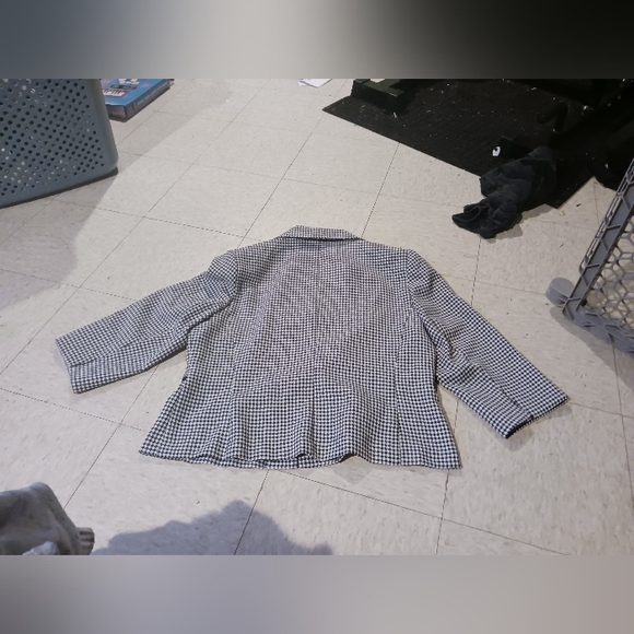 Sweet Suit Woman Houndstooth Blazer with Button-Down Closure – Size 16W - Picture 2 of 3